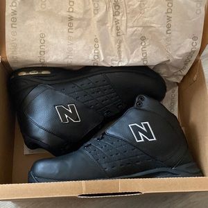 NWT extra wide New Balance basketball sneakers